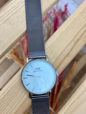 Daniel Wellington Hasır Kordon Unisex Saat S661 