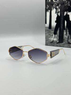 Miu Miu Gold Çerçeve Sİyah Cam Kadın Güneş Gözlüğü G1352-VLL Siyah