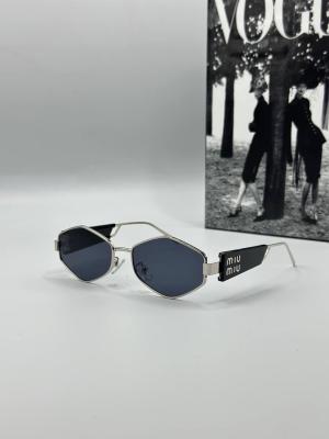 Miu Miu Gümüş Çerçeve Sİyah Cam Kadın Güneş Gözlüğü G1353-VLL Siyah