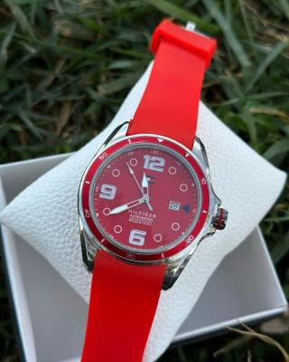 Tommy Hilfiger Unisex Kırmızı Saat S252 